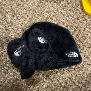 North face hat and mitten set